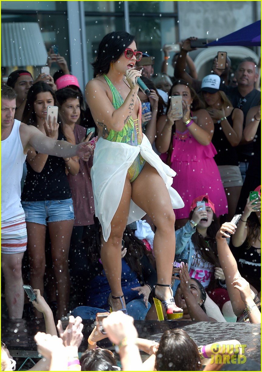 demi lovato falls cool for the summer party 03