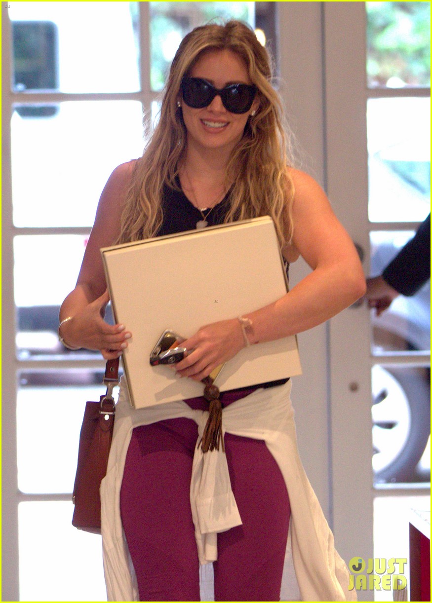 hilary duff doesnt lose sleep over past 043422157