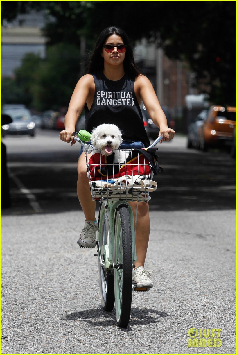 gina rodriguez bike ride dog new orleans 033411947