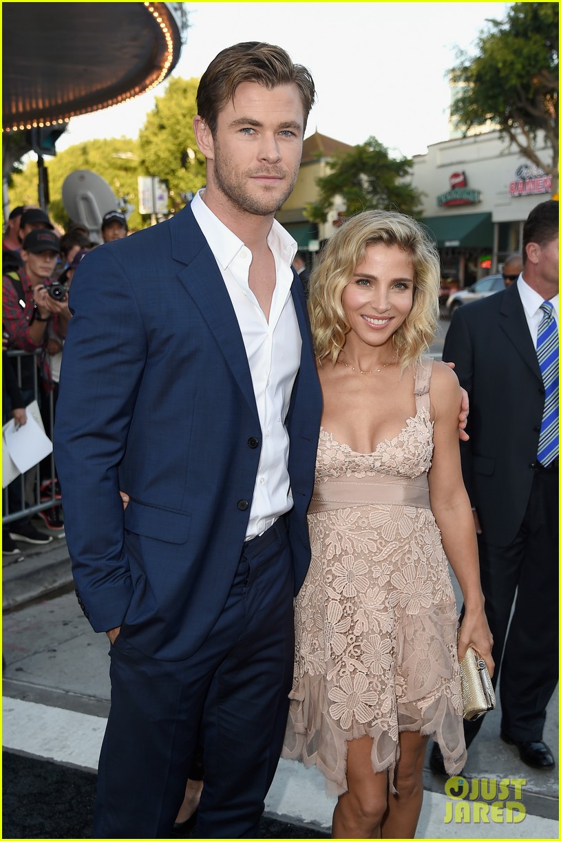 chris hemsworth gets his brothers support at vacation premiere 14