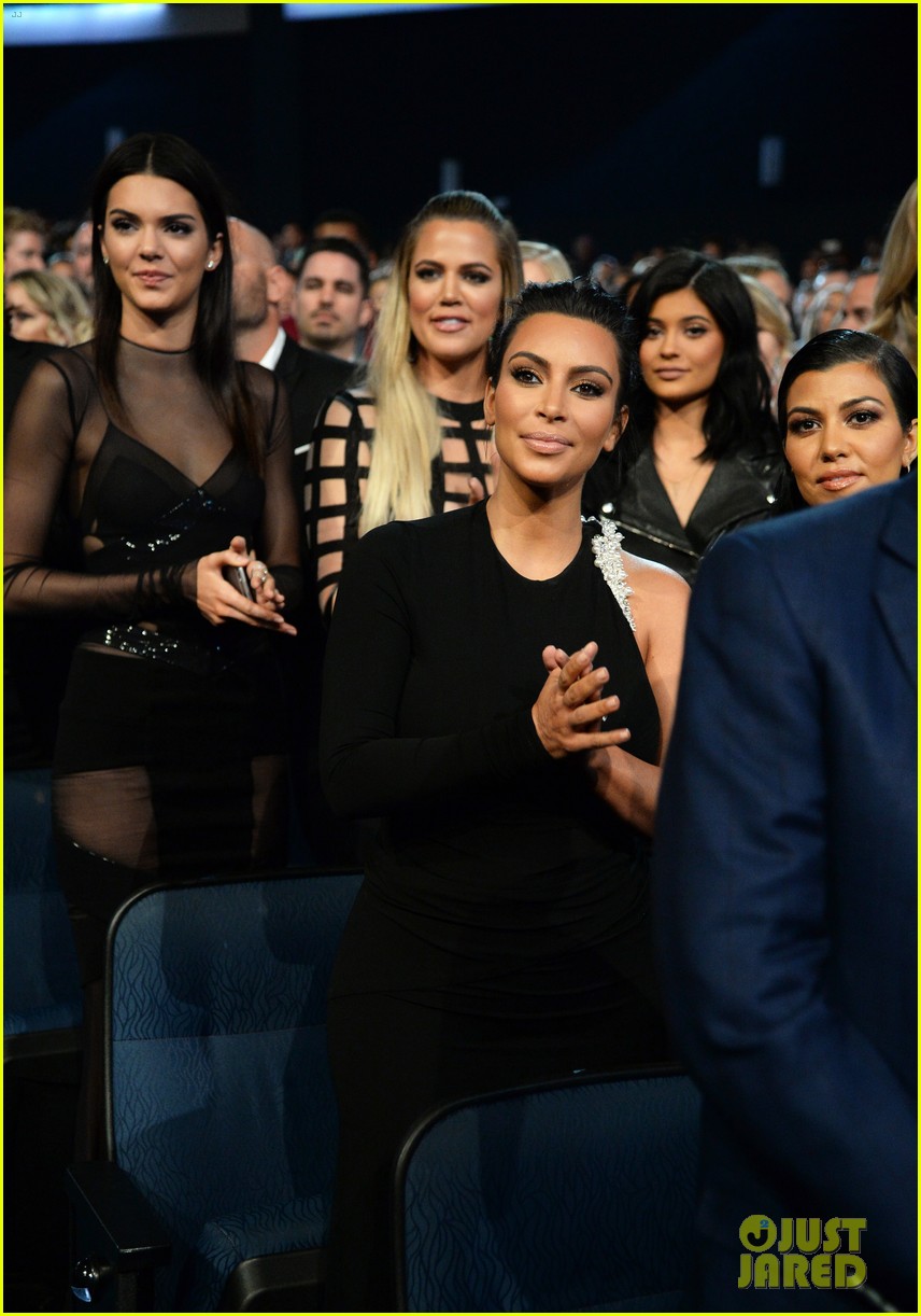 Kim, Khloe, & Kourtney Kardashian Watch Caitlyn Jenner's ESPYs Speech