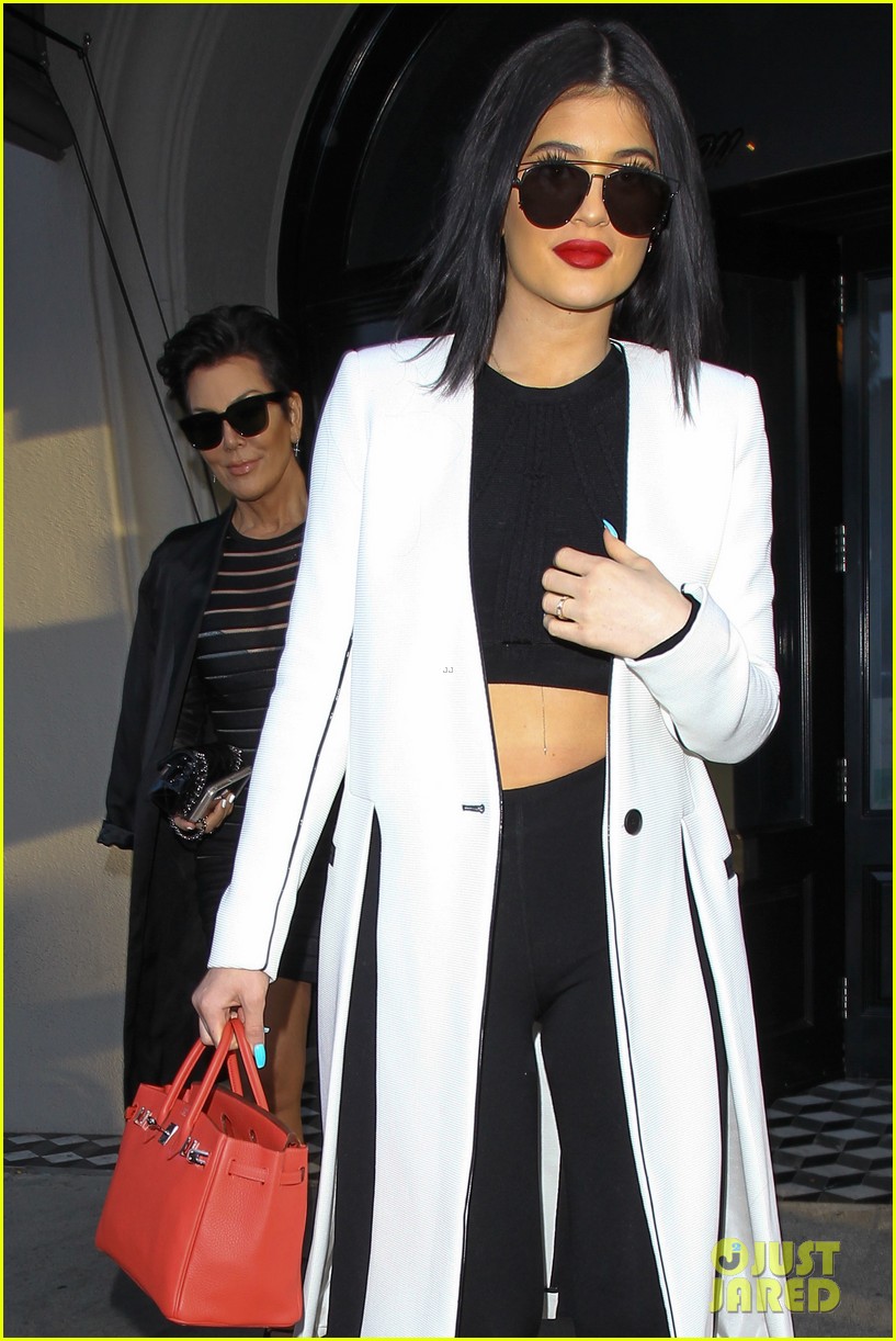 kylie jenner steps out amid tyga cheating rumors 073410685