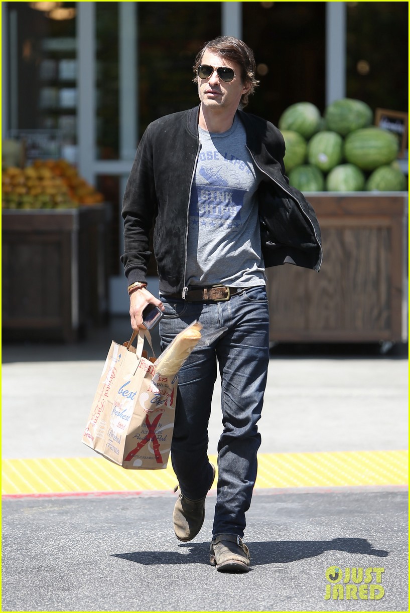 olivier martinez steps out after his second wedding anniversary 083418772