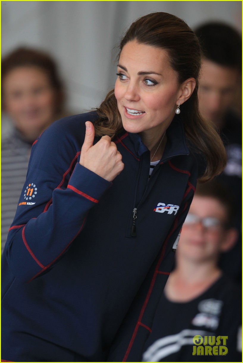 kate middleton prince william get caught in the rain 32