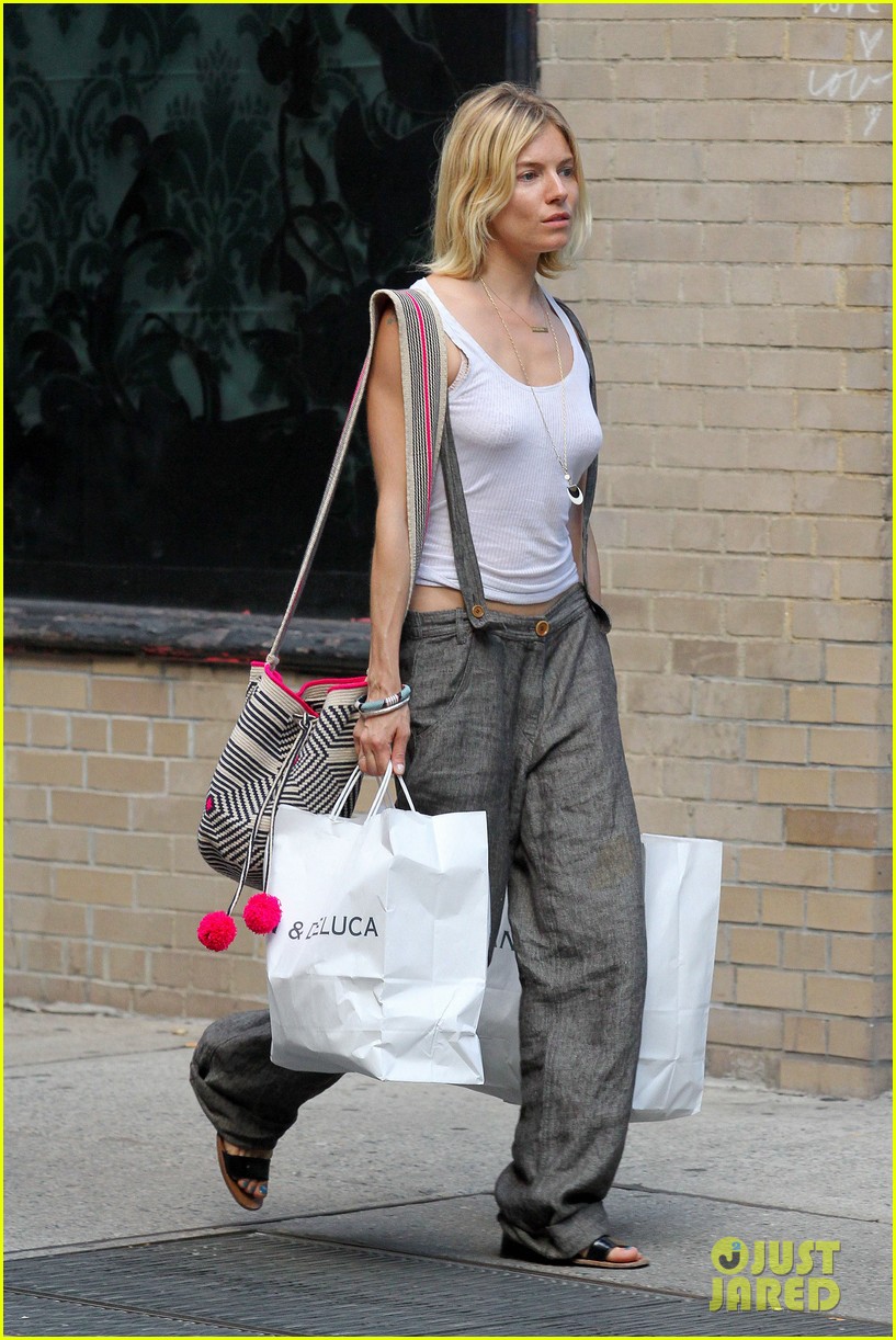 Sienna Miller Steps Out After Split from Tom Sturridge Photo 3423328