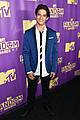 teen wolfs tyler posey strips down on stage at mtv fandom awards 03