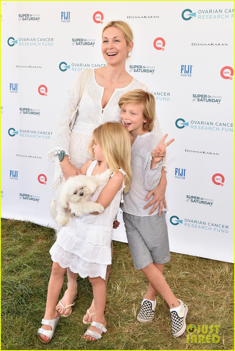 kelly rutherford walks the red carpet with her adorable kids 183425212