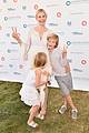 kelly rutherford walks the red carpet with her adorable kids 17