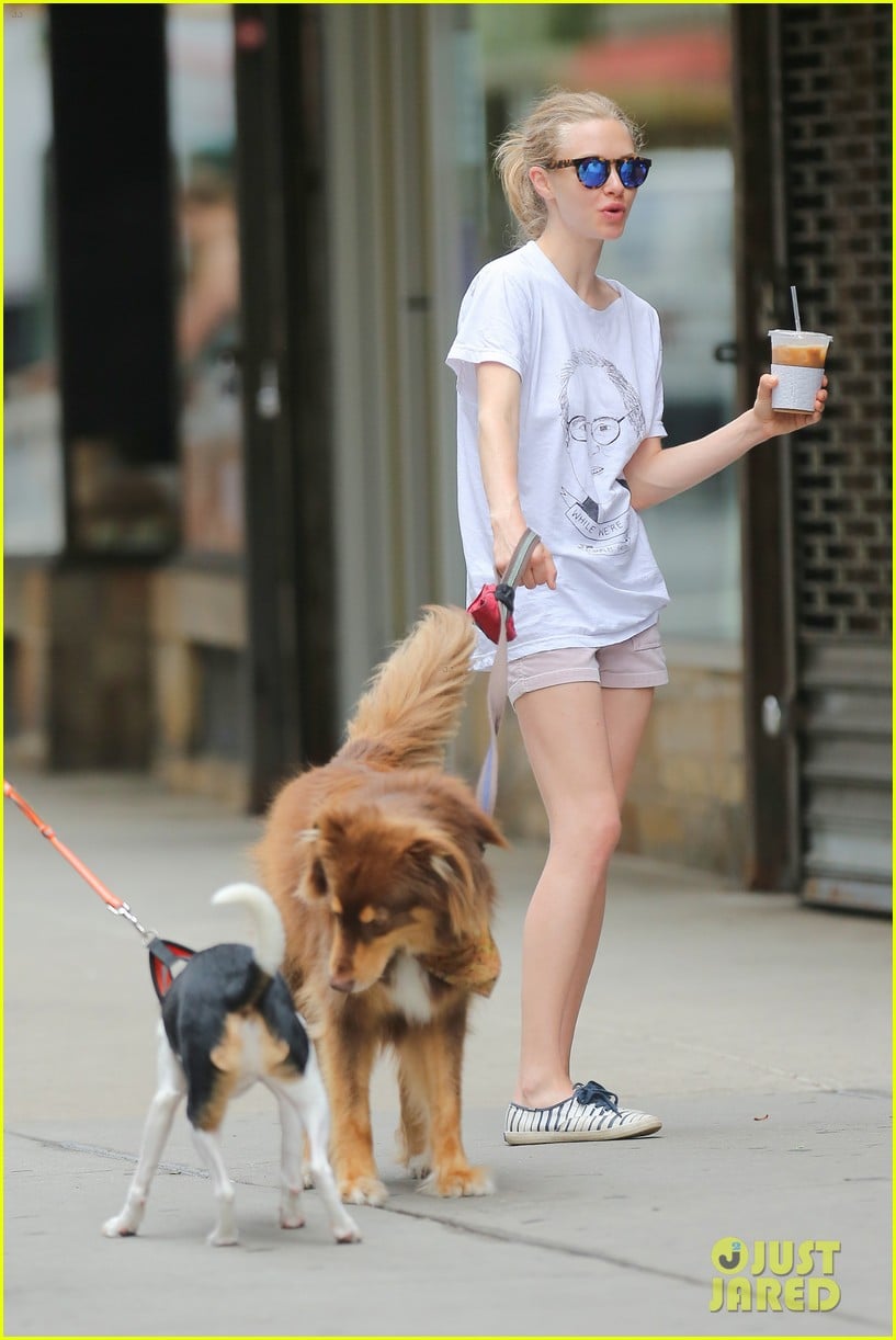 amanda seyfried steps out after cutting her hair short 15