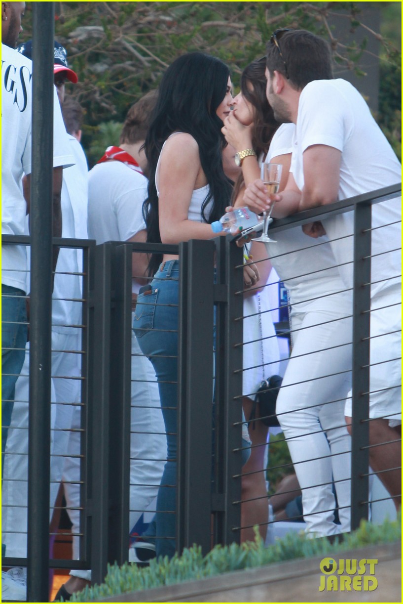 harry styles kylie jenner fourth of july party 05