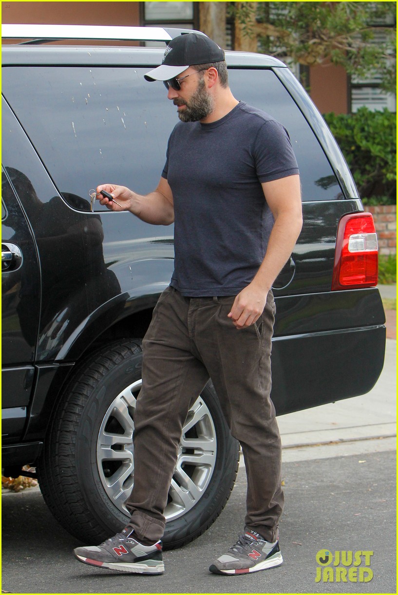 ben affleck had a fun family farm day with his kids 043445700