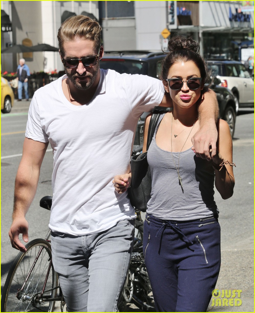 kaitlyn bristowe shawn booth step out after posting sexy bed selfie 073444931