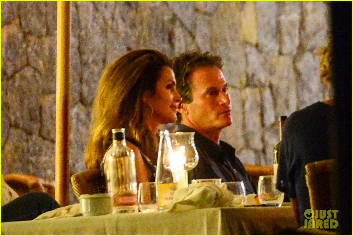 & Amal Clooney Double Date With Cindy Crawford & Rande Gerber in