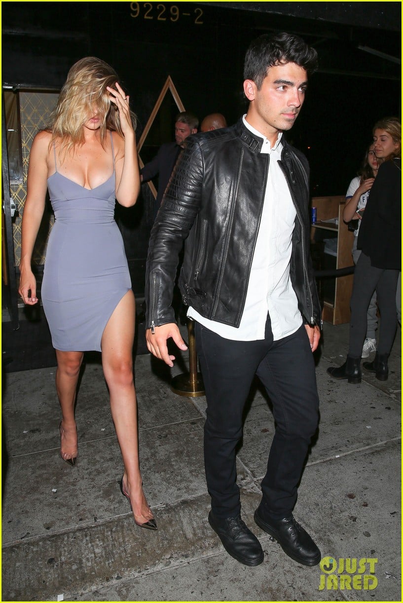 Photo: joe jonas gigi hadid kylie jenner birthday 01 | Photo 3434588