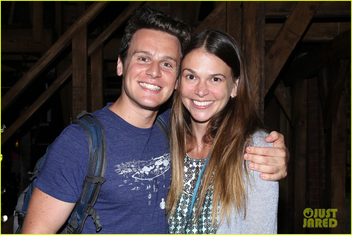 onathan groff gets support from sutton foster at hamilton 083431667