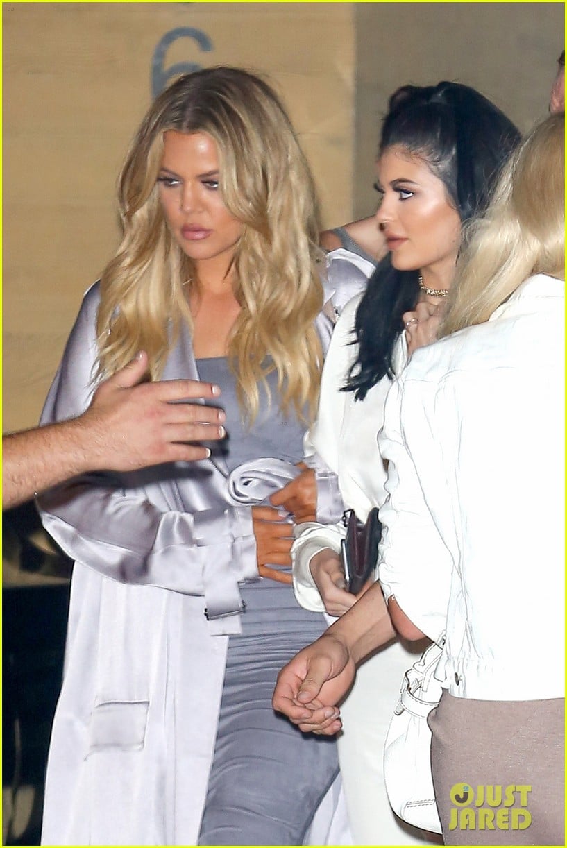 kendall jenner goes casual chic for kylies 18th birthday dinner 043433354