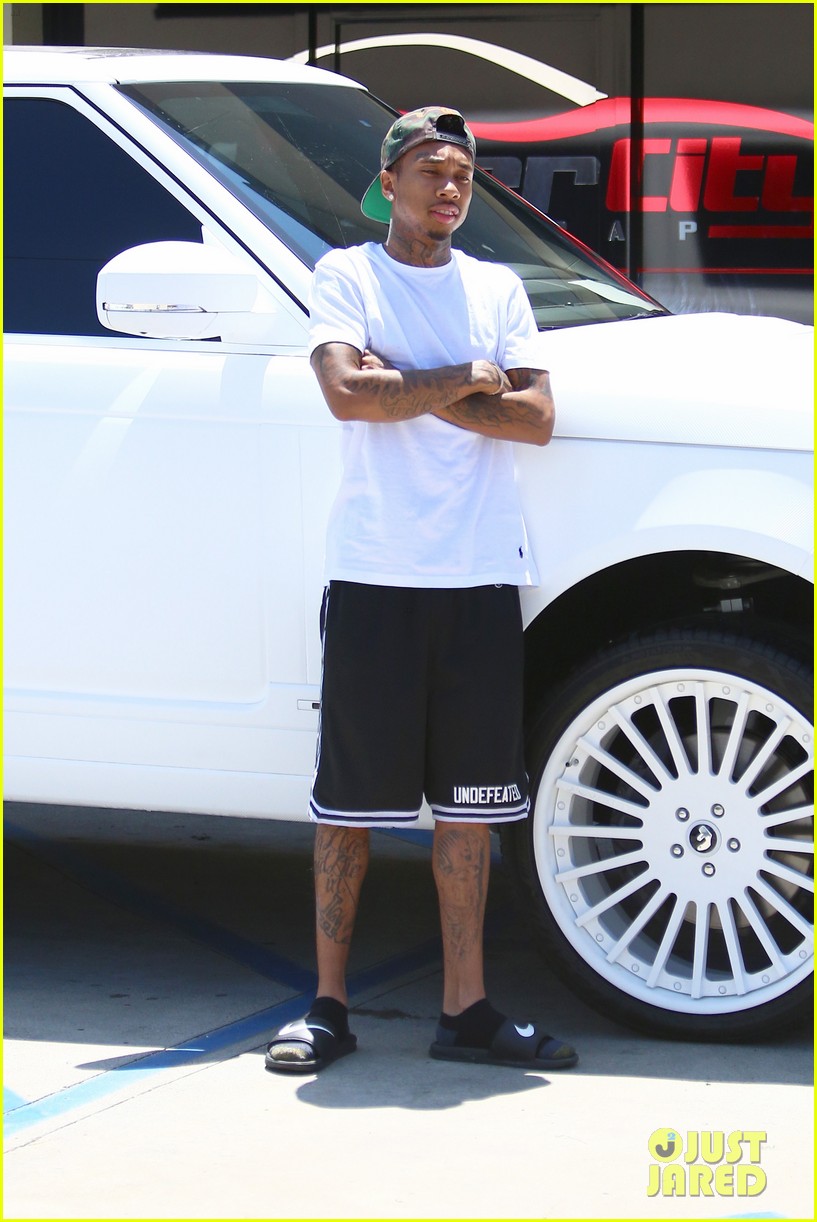 kylie jenners 18th birthday present from tyga 233433452