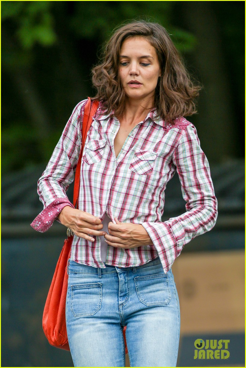 Katie Holmes' Car Breaks Down During Filming For 'All We Had' Photo