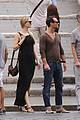 jude law girlfriend phillipa coan hold hands while sightseeing 03