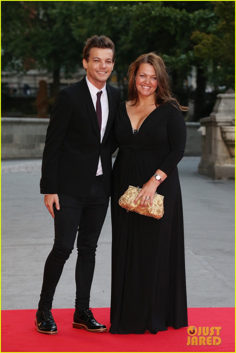 louis tomlinson brings mom to charity ball 04
