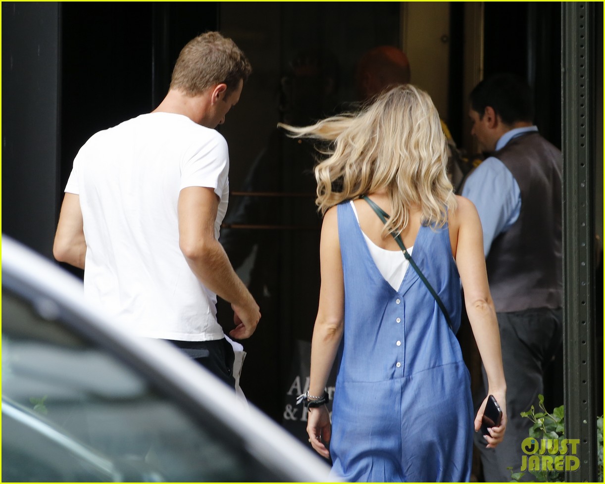 chris martin steps out with mystery blonde woman in nyc 07