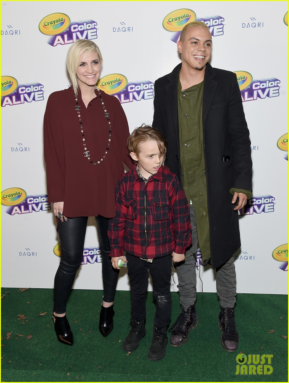 ashlee simpson gives birth to baby girl with evan ross 033428283