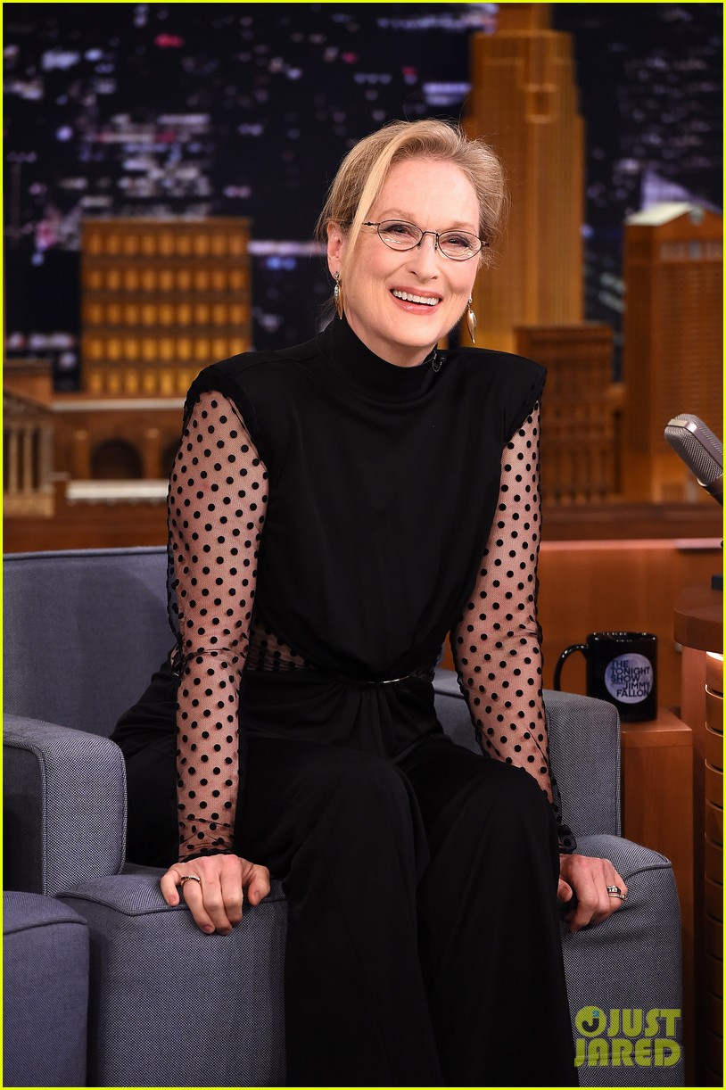Meryl Streep Got A Guitar Lesson from Neil Young for 'Ricki & The Flash
