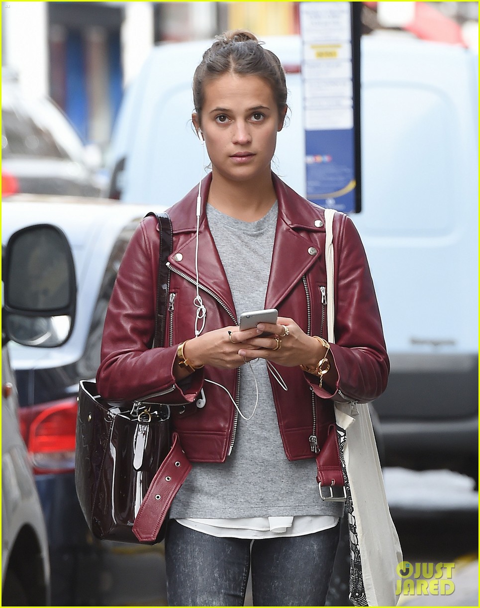 alicia vikander michael fassbenders relationship is not in trouble 043448379