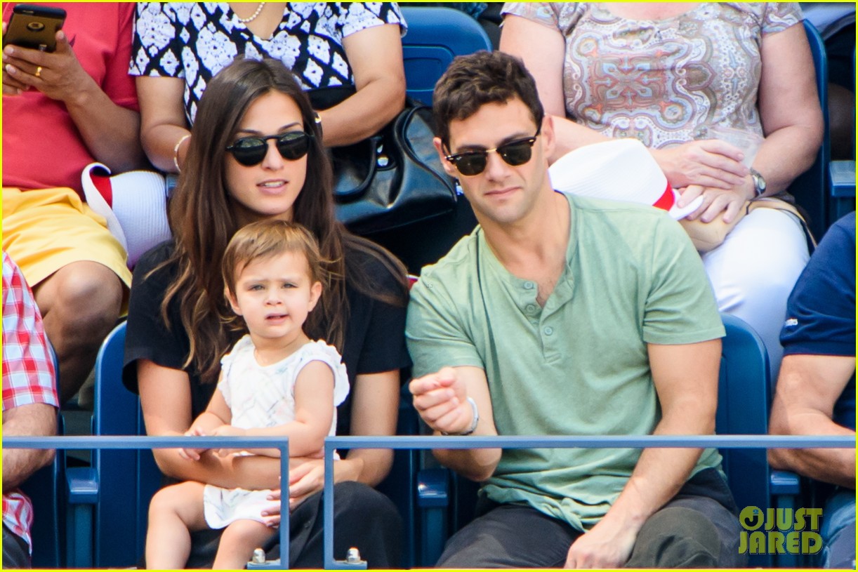 justin bartha brings his daughter asa to the us open 08