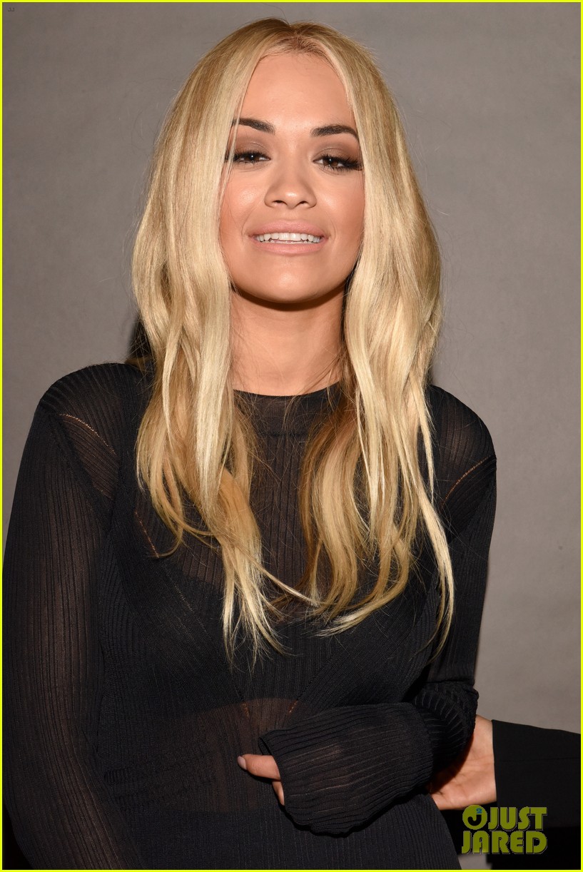 Kylie Jenner Sits With Bella Thorne at Vera Wang Show: Photo 3461808