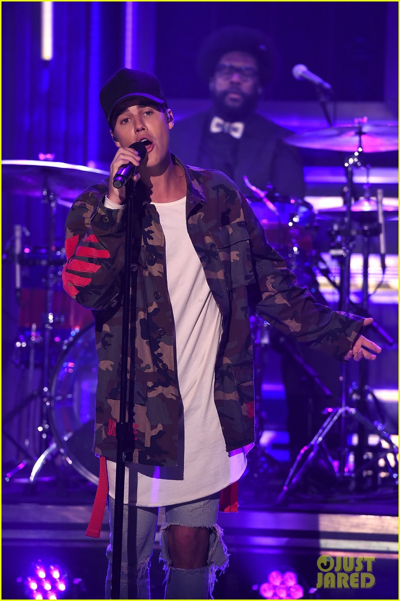 justin bieber reveals why he cried at the vmas 103451460