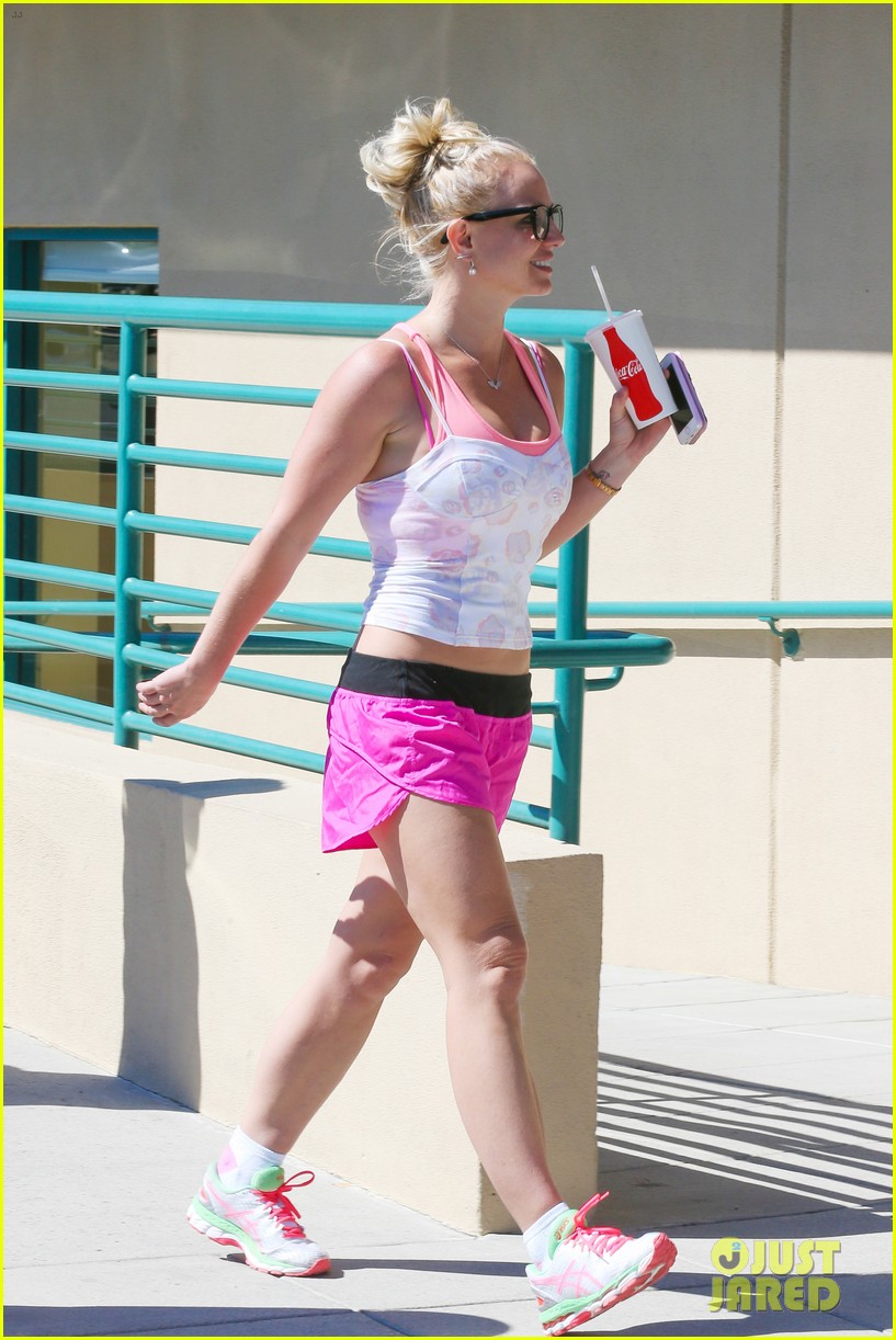 britney spears looks refreshed after workout 243470966