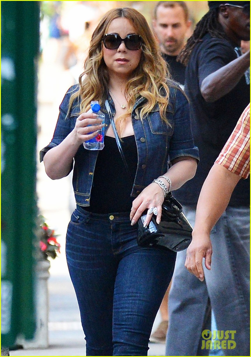 Mariah Carey Jet Sets from NY to LA With Monroe & Moroccan Photo