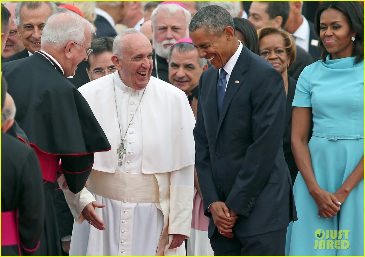 Pope Francis Arrives in U.S. & Meets the Obamas! Photo 3468945(02)