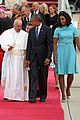 pope francis arrives in us meets the obamas 01