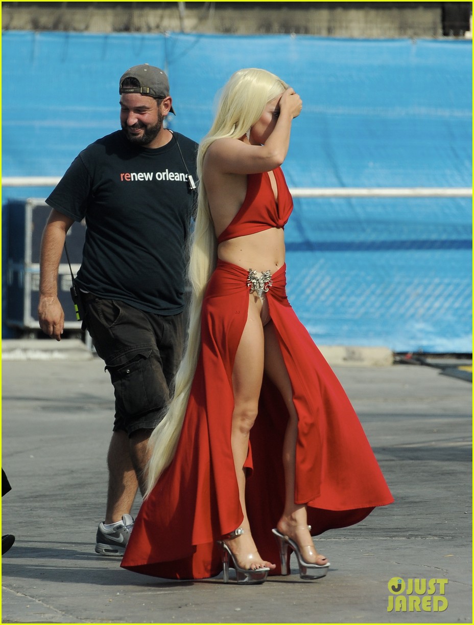lady gaga shows legs for days on american horror story set 24