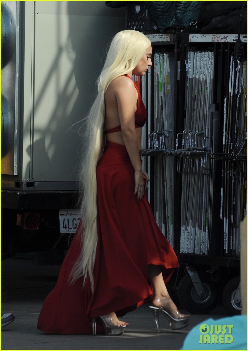 lady gaga shows legs for days on american horror story set 293457579