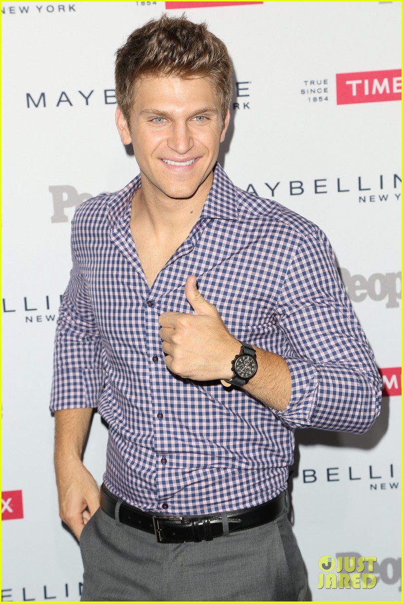 robbie amell italia ricci people watch party keegan allen more 033463273