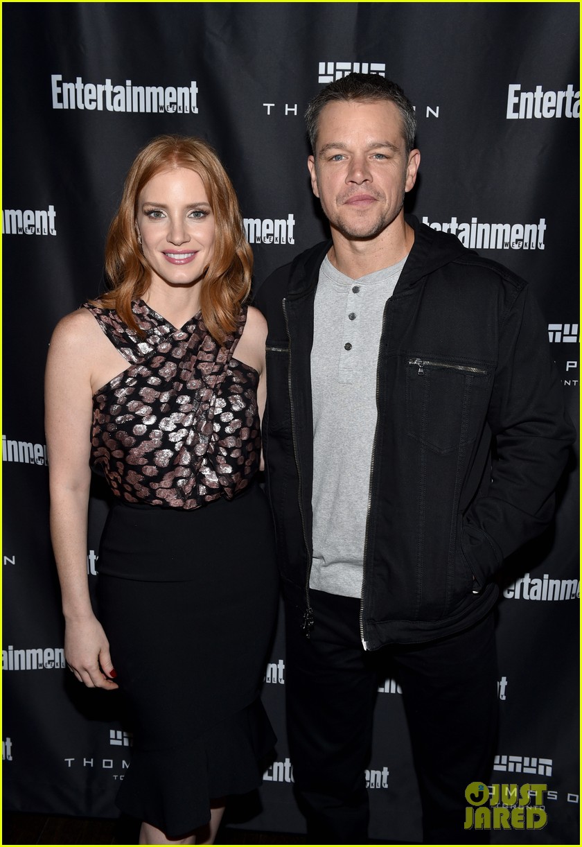 Jessica Chastain & Matt Damon Run Into Emily Blunt at EW's MustList(02)