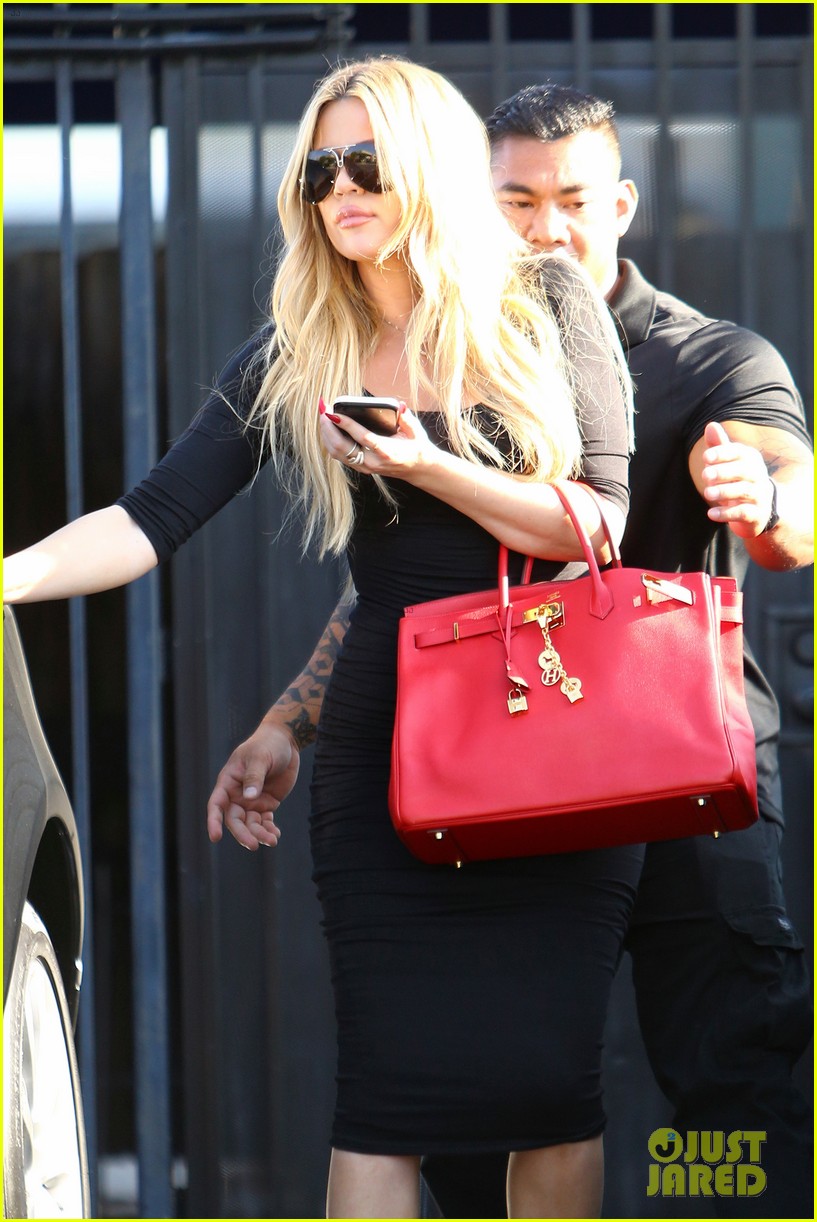 Khloe Kardashian Gets Her Tramp Stamp Removed Photo 3452921 Khloe