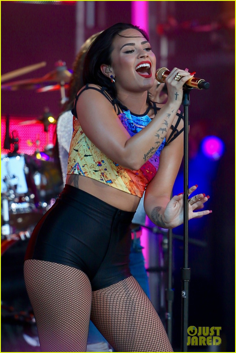 demi lovato performs cool for the summer neon lights on jimmy kimmel live 243450392