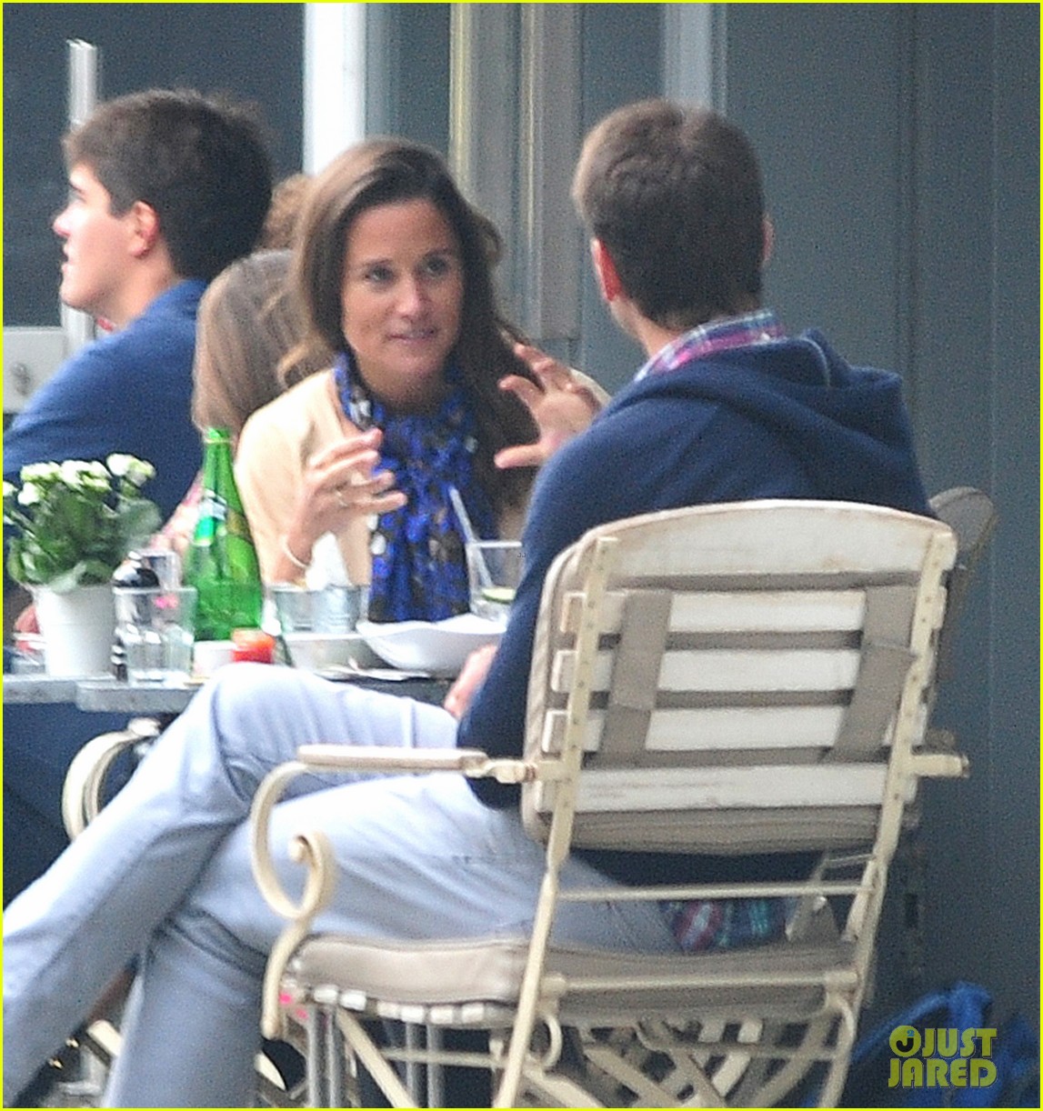 pippa middleton goes for a friendly lunch with ex alex loudon 093471369