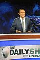 trevor noah makes daily show debut with jon stewart tribute kevin hart 05