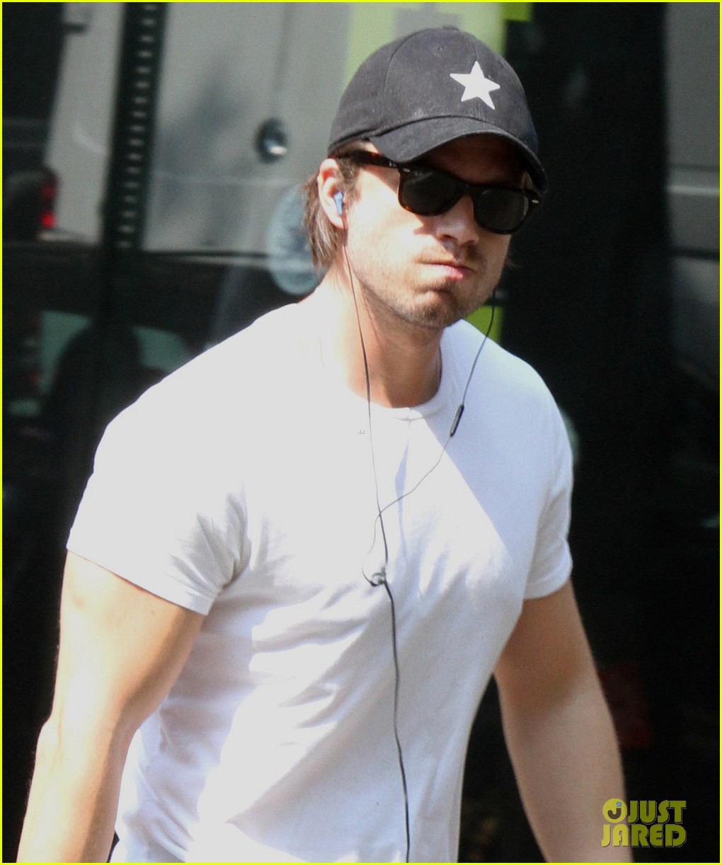sebastian stan muscles up while strolling the big apple 023452414