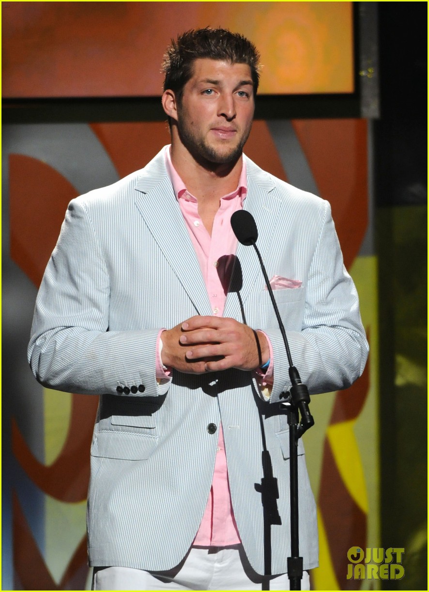 tim tebow cut by the philadelphia eagles 07
