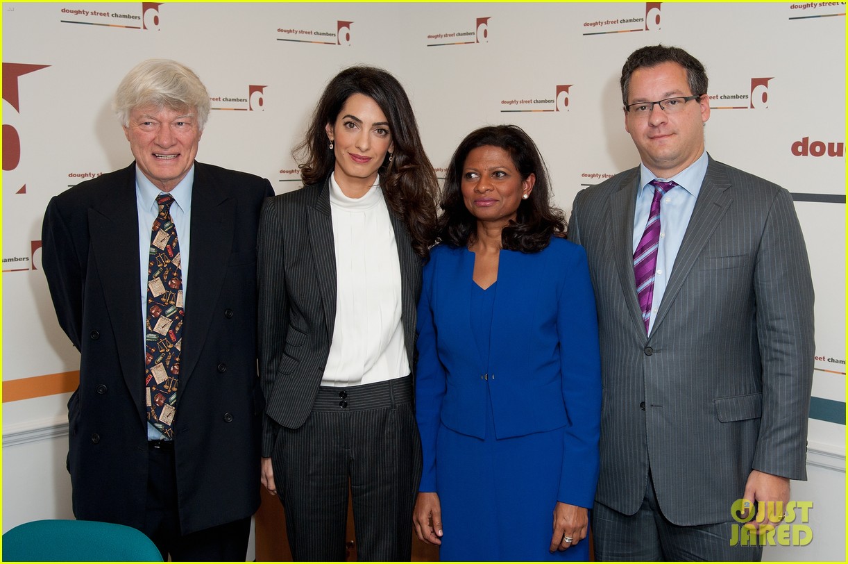 amal clooney fighting for action in the maldives 21
