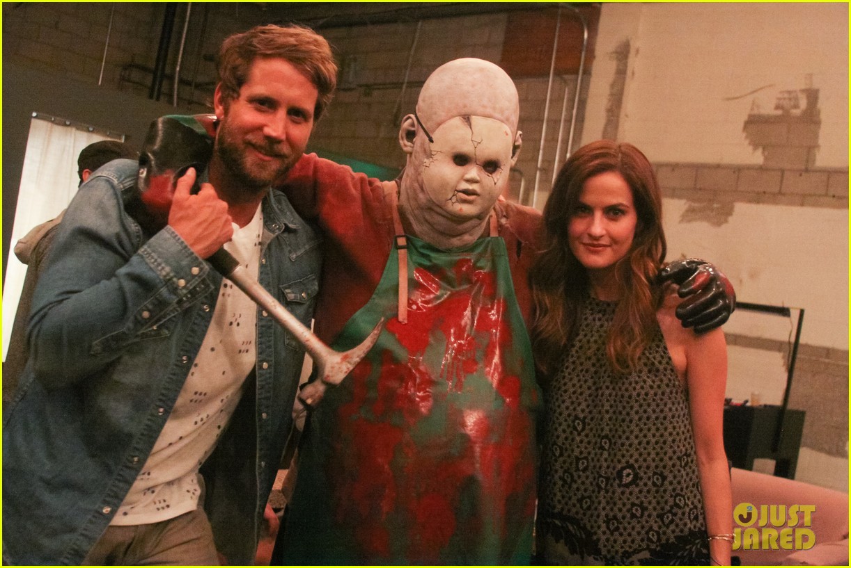 anna kendrick brittany snow immersive haunt experience 093478965