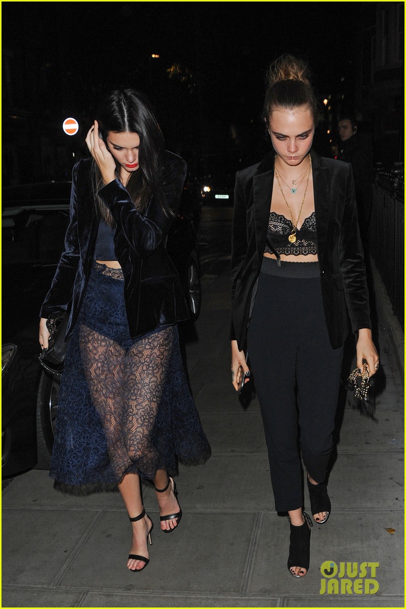 cara delevingne kendall jenner lace masquerade party poppy 23