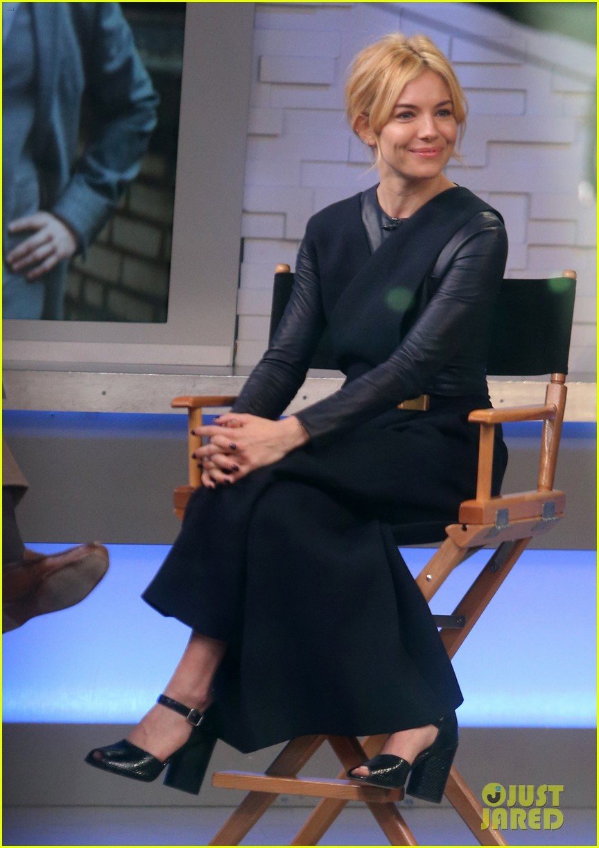 Bradley Cooper Gives Ellen DeGeneres a Hilarious Helping Hand in the