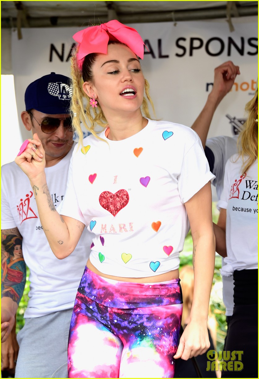 Miley Cyrus Is Charitable Queen at the Walk To Defeat ALS Photo